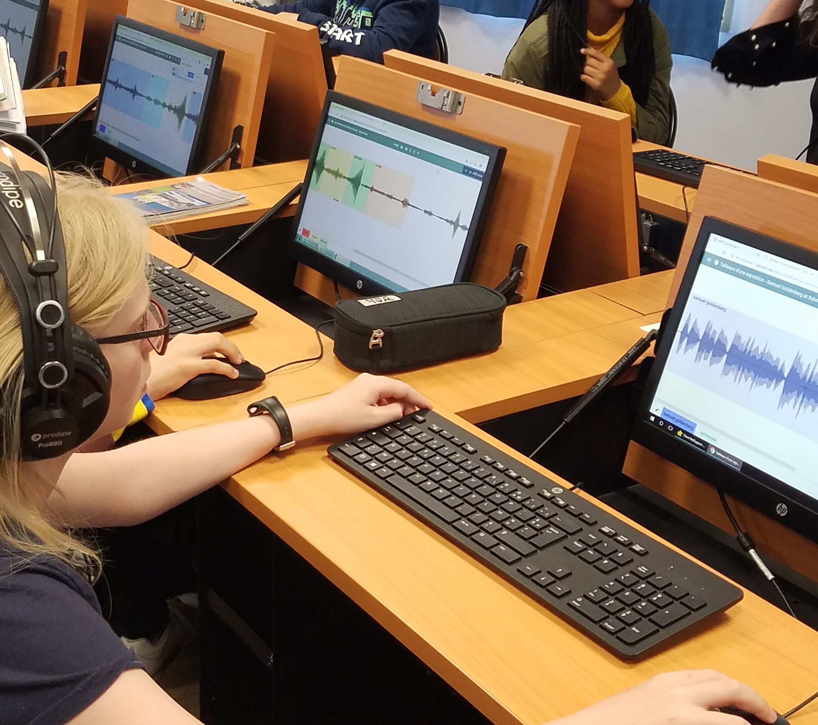 Using in a secondary school Dezrann, a platform to share music analysis